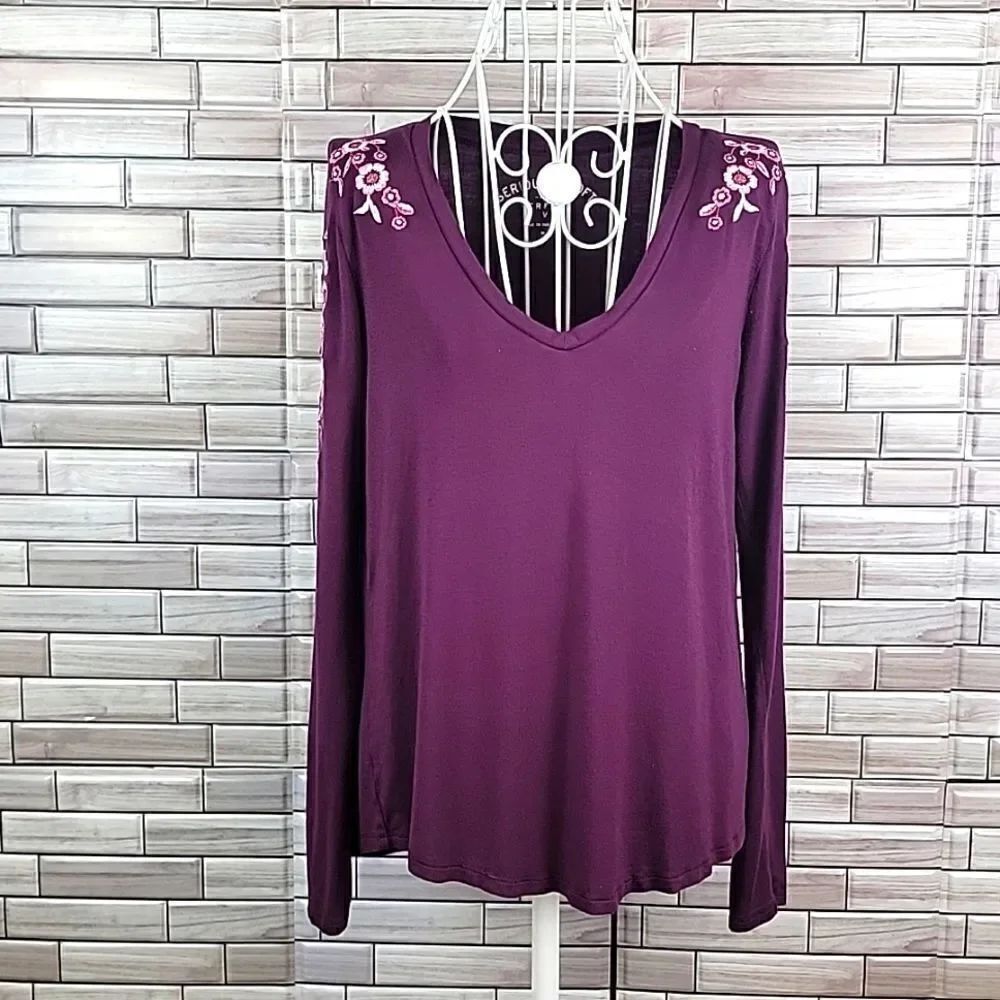 Aeropostale long sleeved top Size M